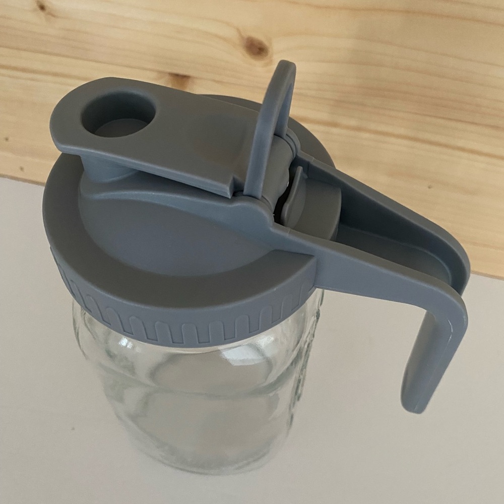 Mason Jar Pitcher 32 oz Glass Pitcher Double Leak-Proof Lid with Handle Jug Grey - Picture 6 of 9